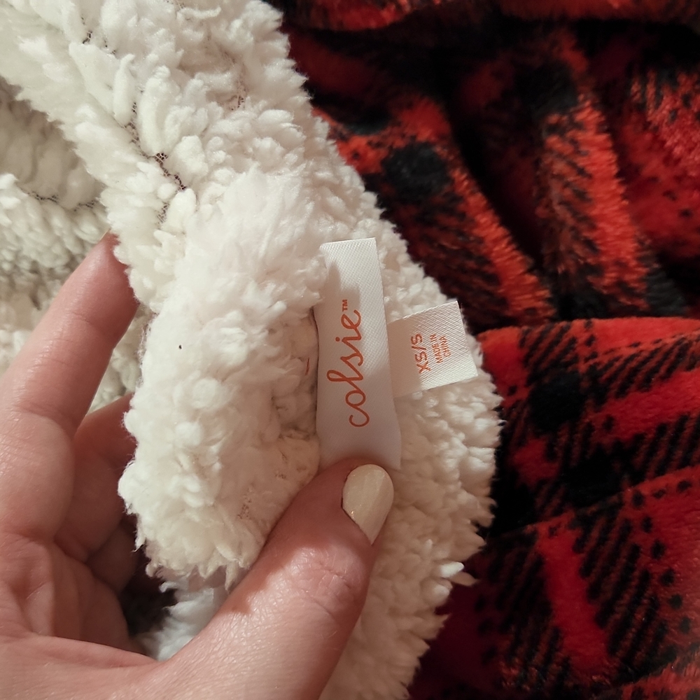 Colsie Plaid Fuzzy Robe - Picture 4 of 4